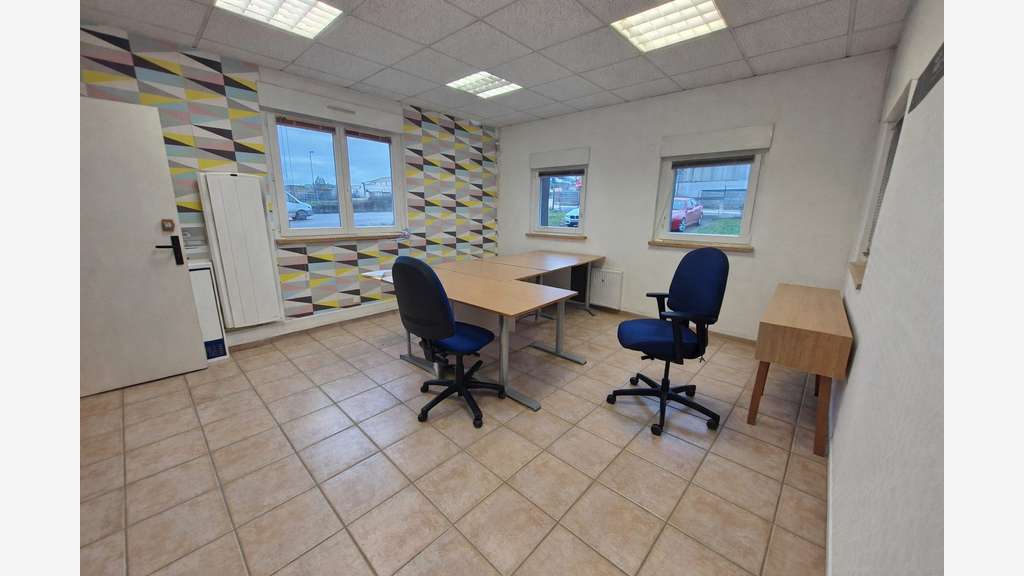 A louer local d’activité de 290m² secteur Elven