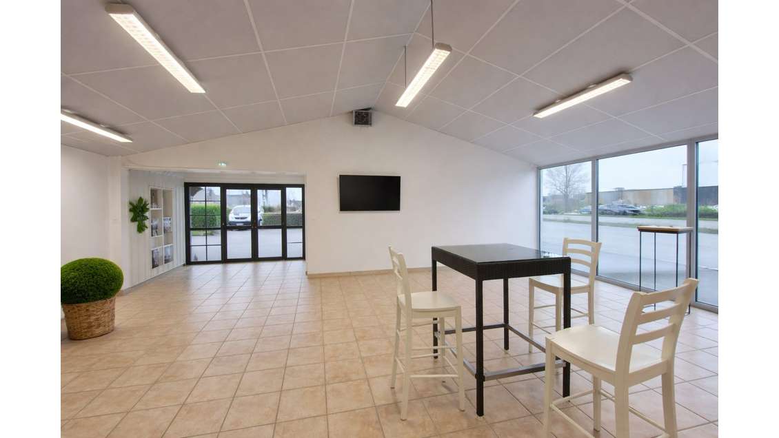 A louer local d’activité de 290m² secteur Elven