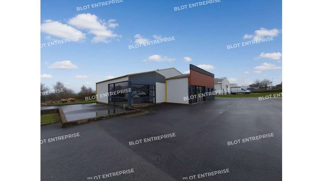 À LOUER - LOCAL D'ACTIVITÉS - ELVEN - 304 m²