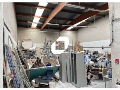 Location Locaux d'activités - Entrepôts à Émerainville