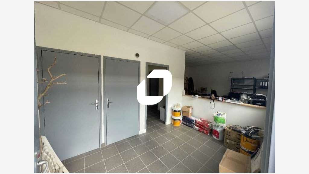 A louer Local d'activité 280m² Emerainville
