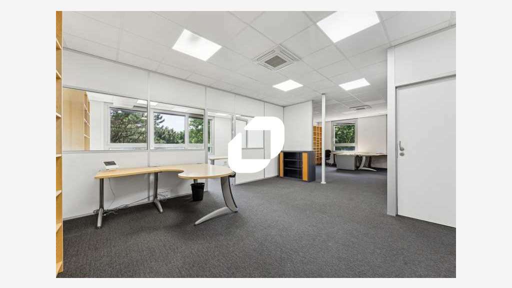 A louer Local d'activité 360m² Emerainville