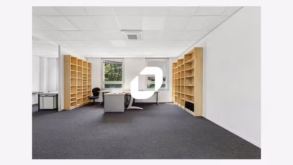 A louer Local d'activité 360m² Emerainville