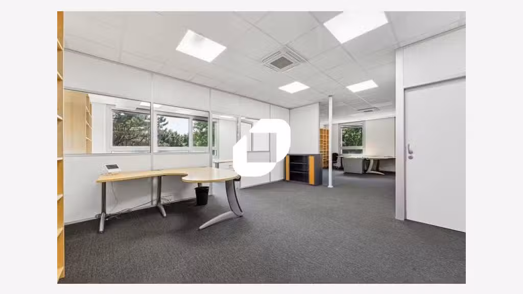 A louer Local d'activité 739m² Emerainville