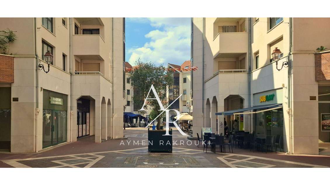 Location local commercial 26m² à Enghien-les-Bains