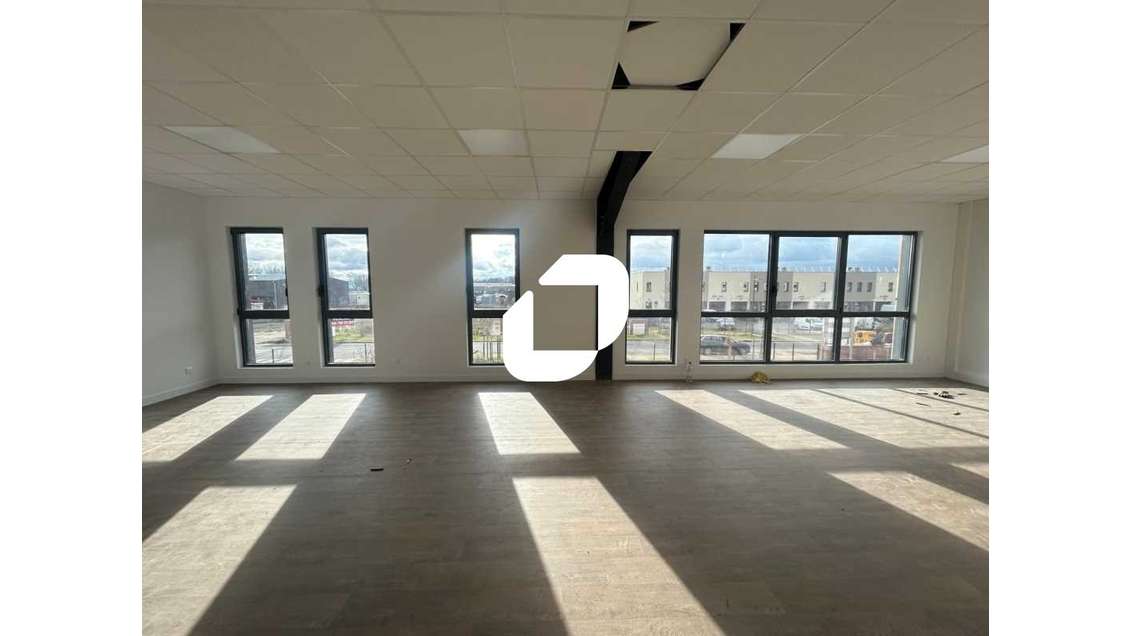 A louer Local d'activité 218m² Ennery