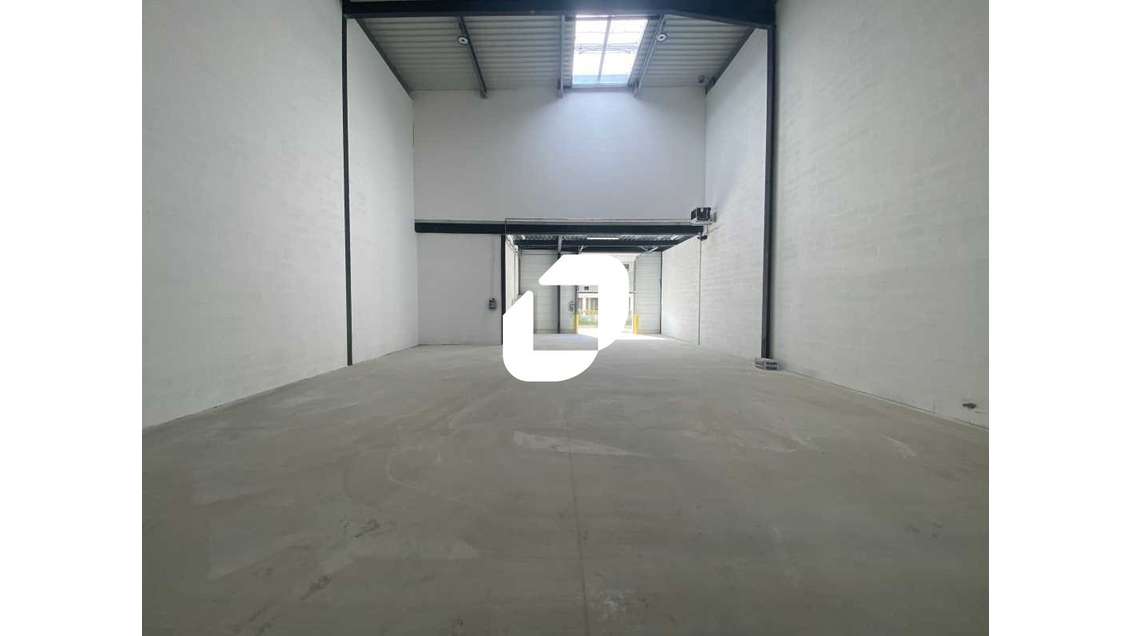 A louer Local d'activité 233m² Pontoise