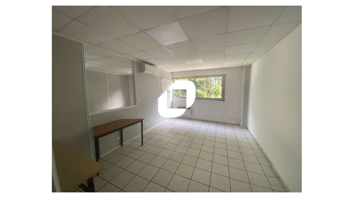 A louer Local d'activité 700m² Ennery