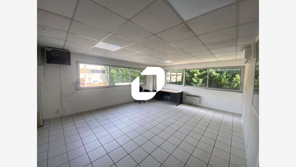 A louer Local d'activité 350m² Ennery