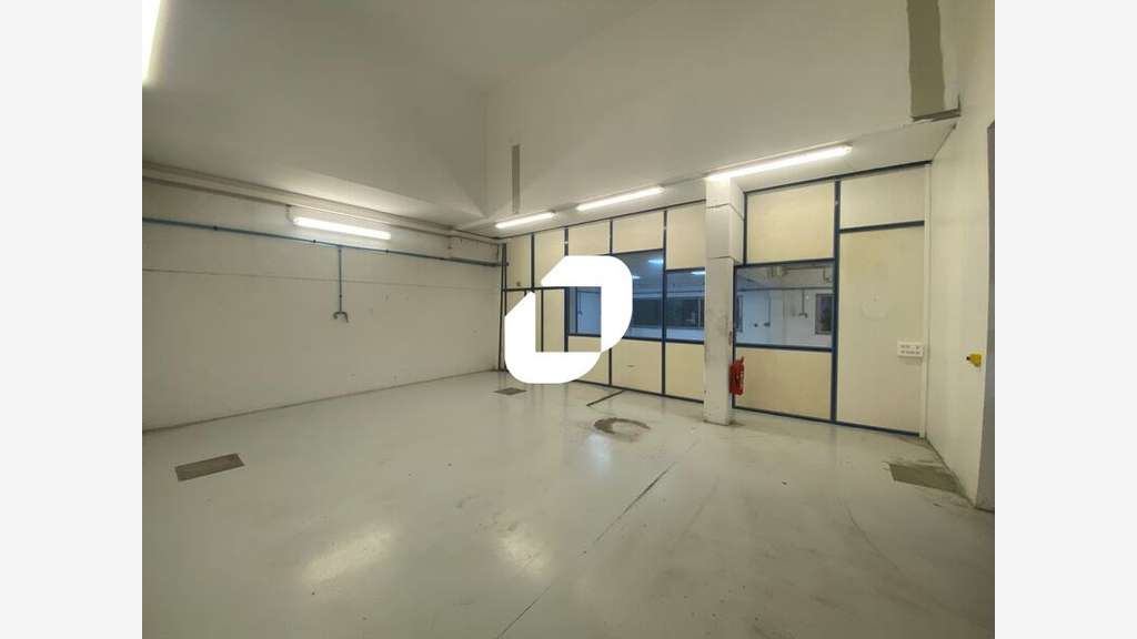 A louer Local d'activité 350m² Ennery