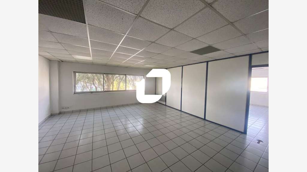 A louer Local d'activité 350m² Ennery
