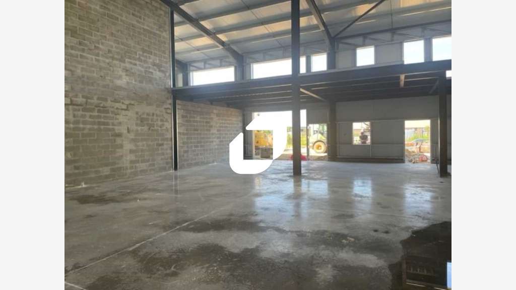 A louer Local d'activité 218m² Ennery