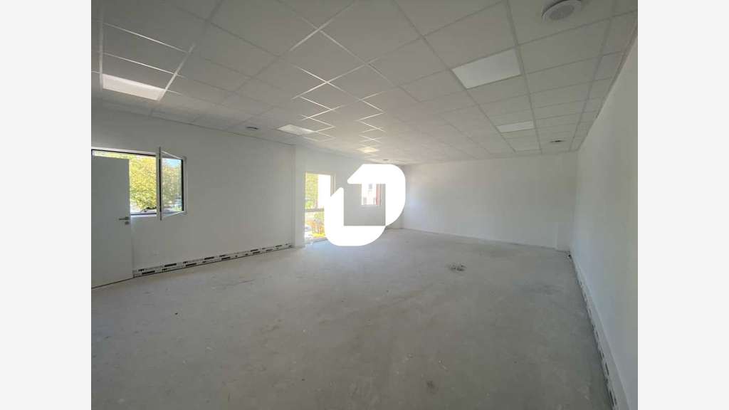 A louer Local d'activité 263m² Pontoise