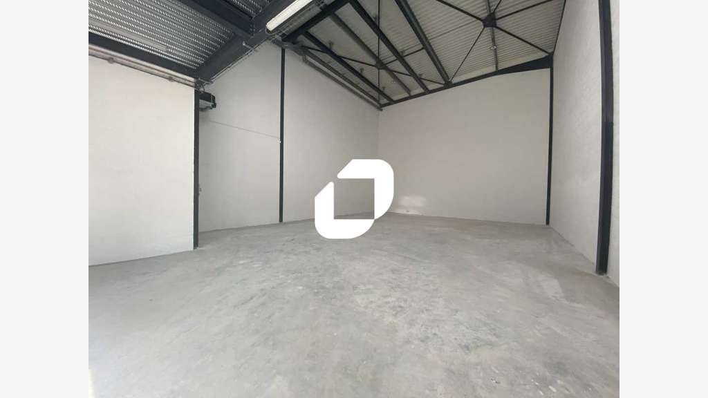 A louer Local d'activité 233m² Pontoise