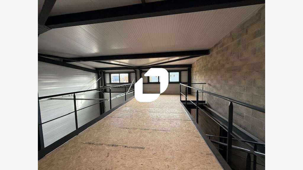A louer Local d'activité 185m² Ennery