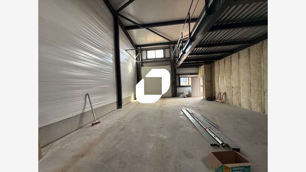 A louer Local d'activité 185m² Ennery
