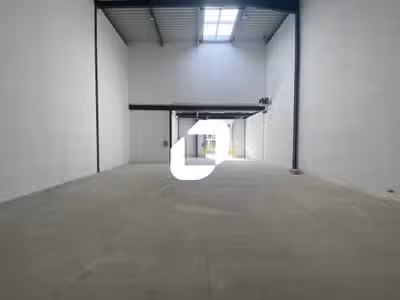 A louer Local d'activité 233m² Pontoise
