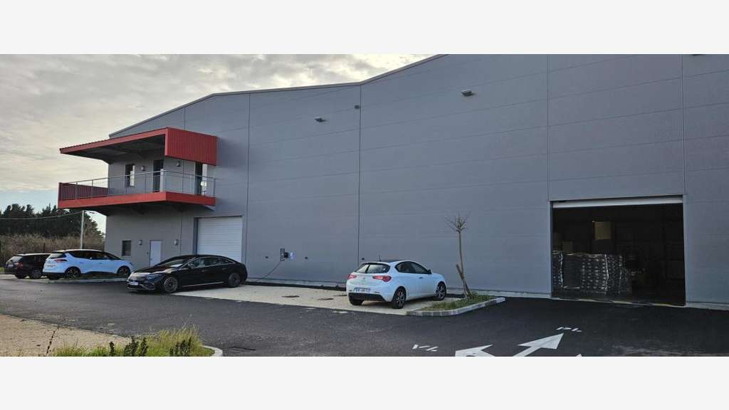 À louer – Entrepôt de 1 250 m² à Entra