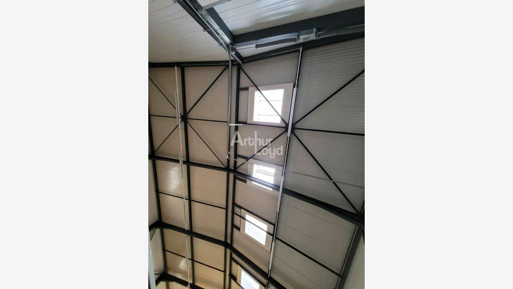 Local neuf 162m² à louer emp stratégique Entrelacs