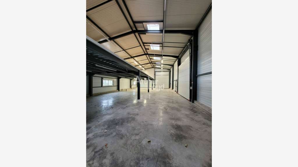 Local neuf 162m² à louer emp stratégique Entrelacs