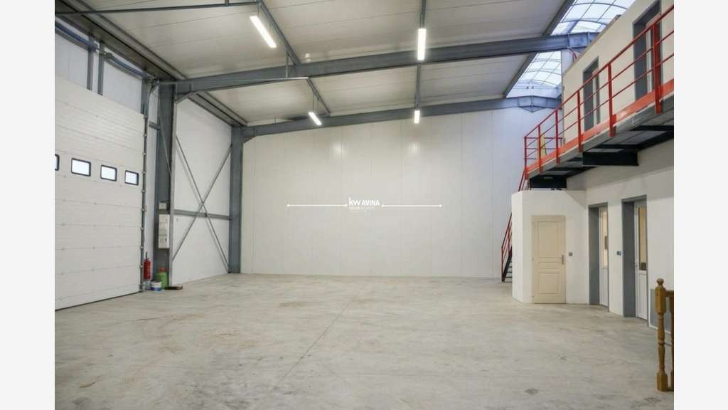Loue bâtiment cial logistique 1 116m² Éperlecques