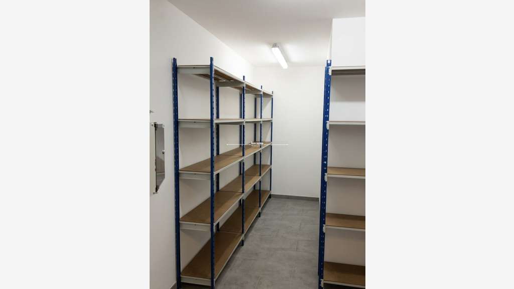 Loue bâtiment cial logistique 1 116m² Éperlecques