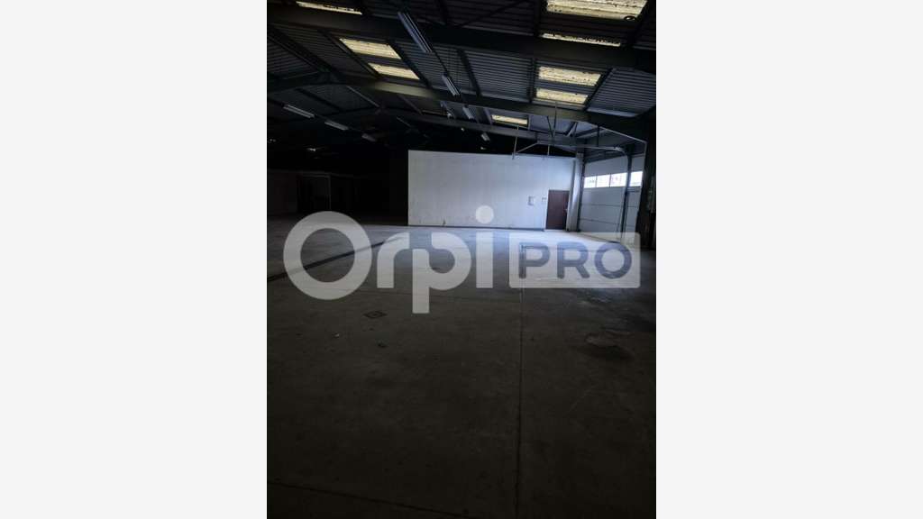 A louer local d' activité bureaux 878m² à Epernay