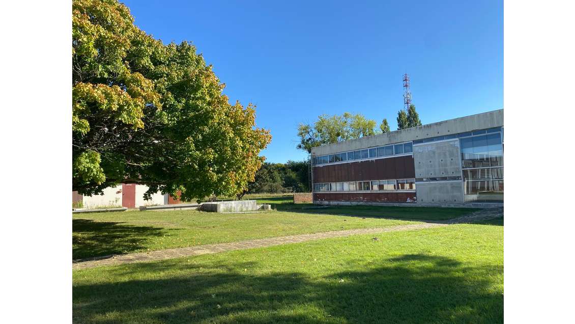 Location bureaux 800m² Epernon ZI Quatre Filles