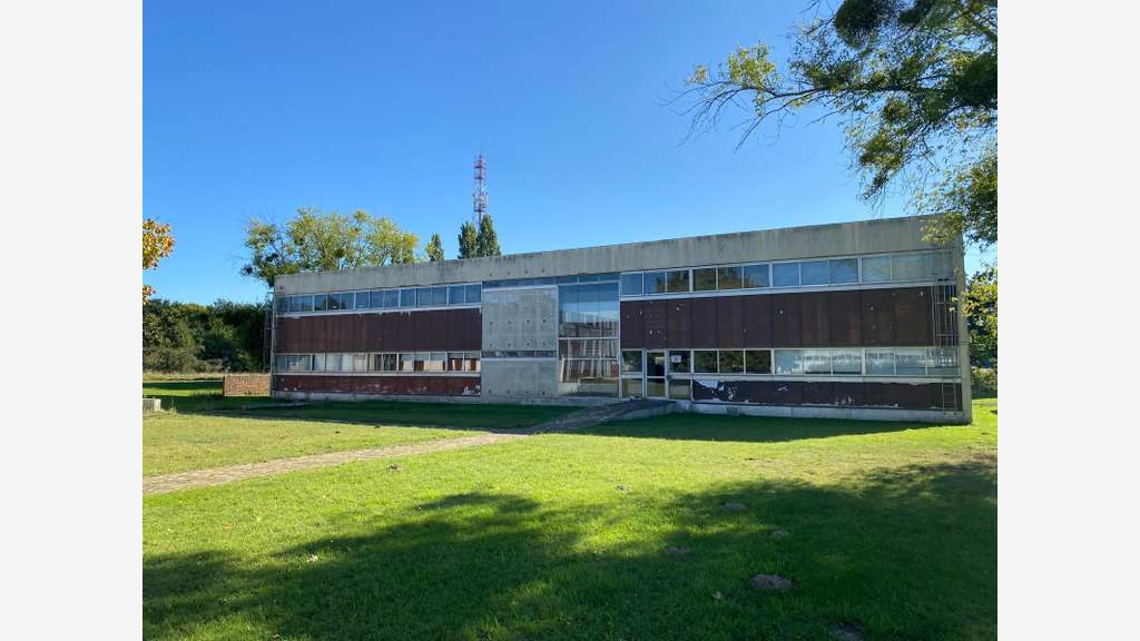 Location bureaux 800m² Epernon ZI Quatre Filles