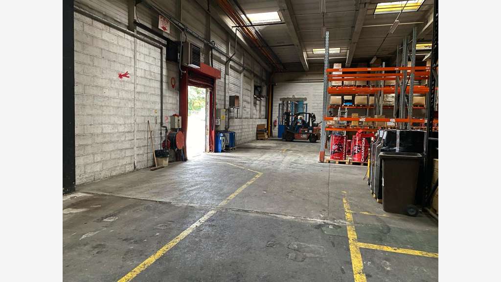 Entrepôt 7110m² à louer à Epernon ZI Quatre Filles
