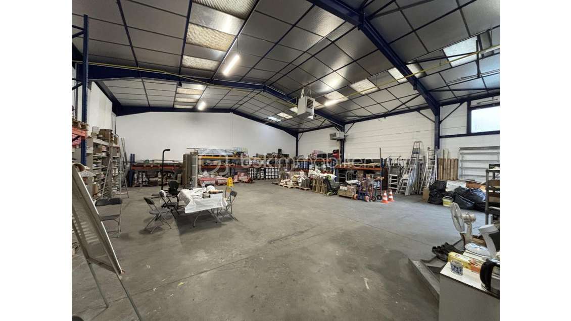 Local 280m² à louer à Épinay-sous-Sénart