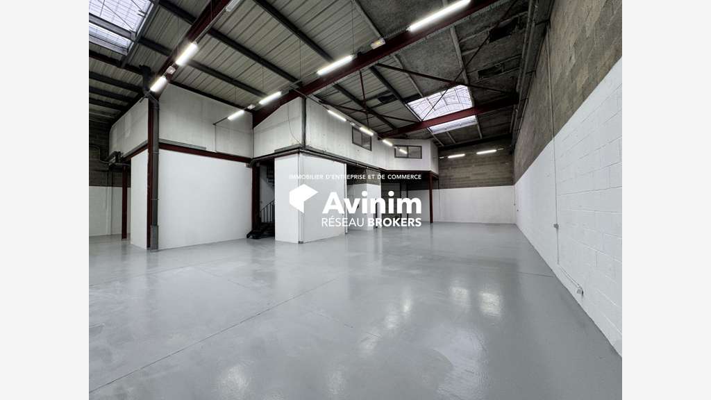 Entrepôt 688m² à louer à Épinay-sur-Seine