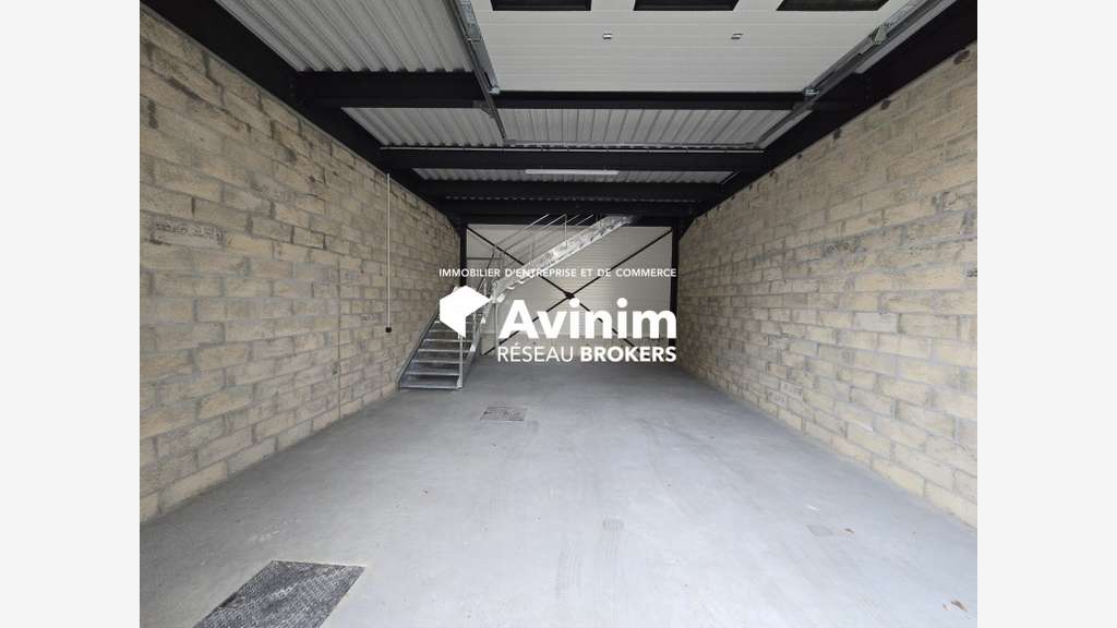 A louer local stockage neuf 116m² à Epinay