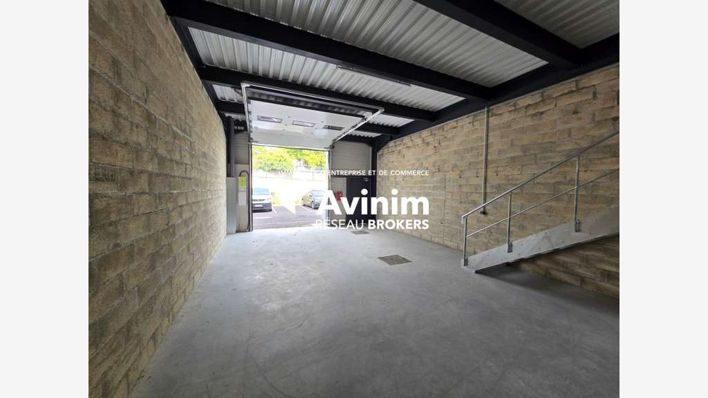 A louer local stockage neuf 116m² à Epinay