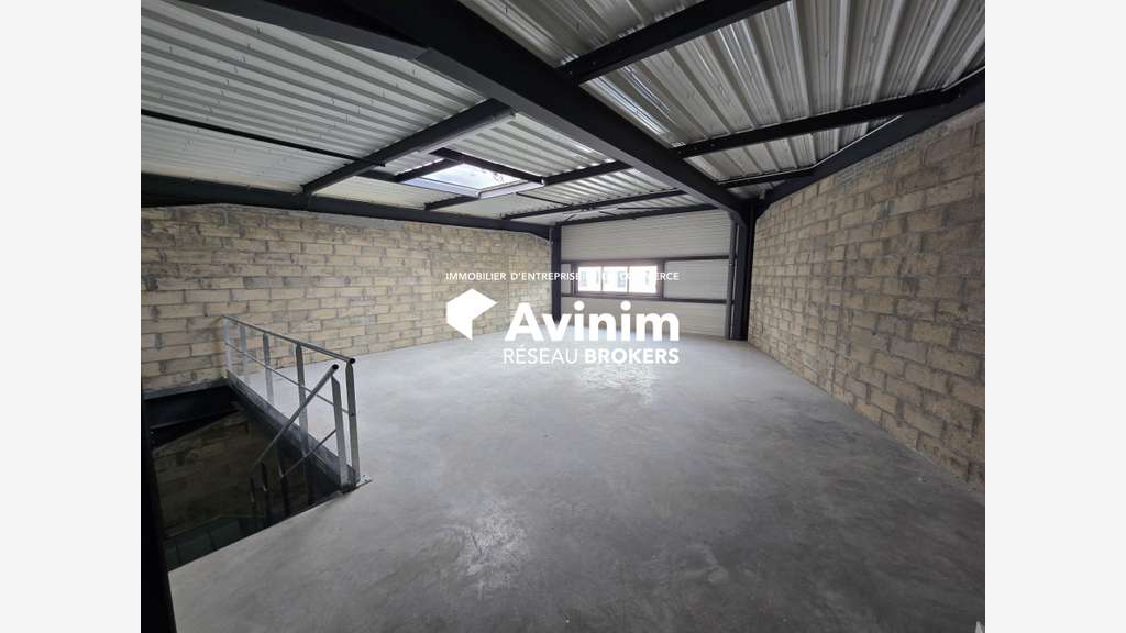 A louer local stockage neuf 160m² à Epinay/Seine