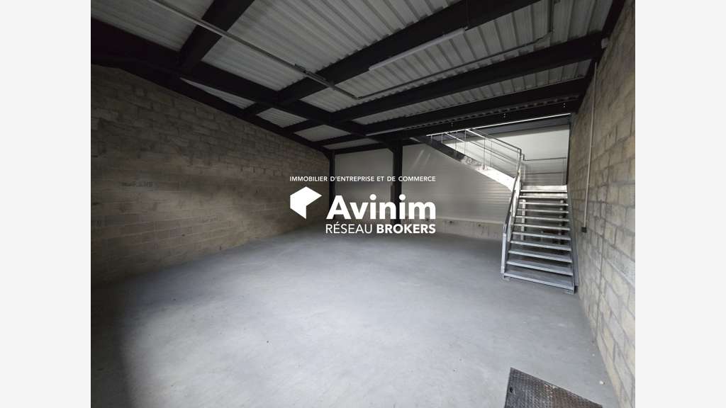 A louer local stockage neuf 160m² à Epinay/Seine