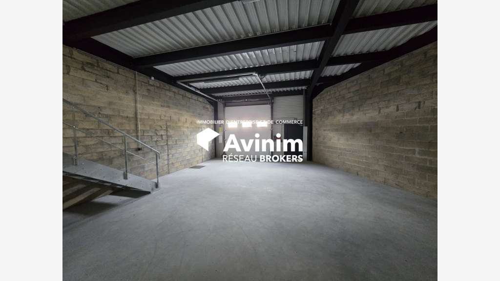A louer local stockage neuf 160m² à Epinay/Seine