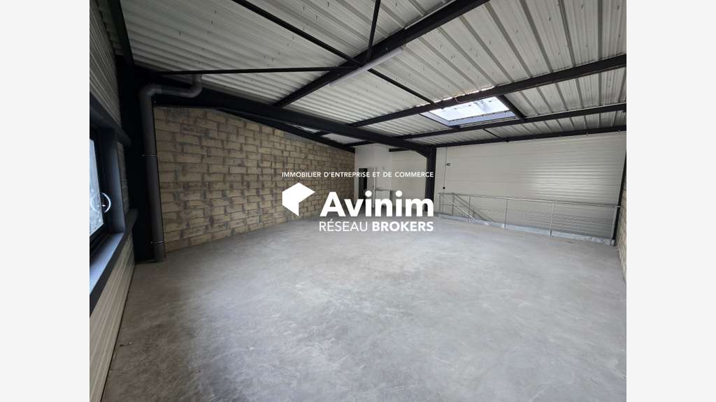 A louer local stockage neuf 160m² à Epinay/Seine