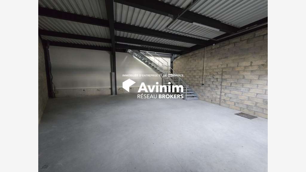 A louer local stockage neuf 160m² à Epinay/Seine
