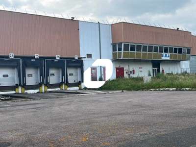 Location Locaux d'activités - Entrepôts à Épône