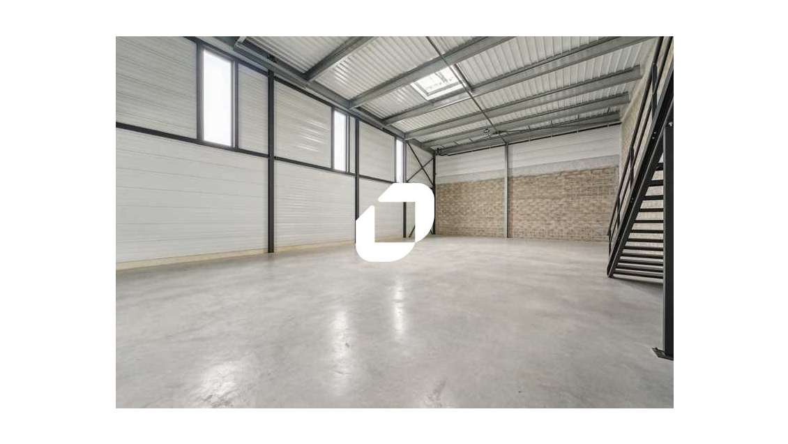A louer Local d'activité 840m² Eragny