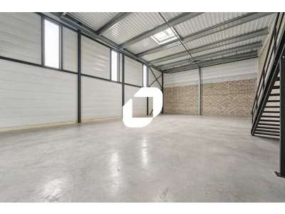 Location Locaux d'activités - Entrepôts à Éragny