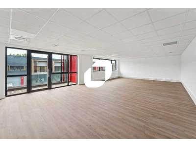 Location Locaux d'activités - Entrepôts à Éragny