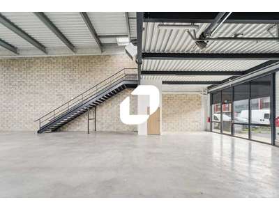Location Locaux d'activités - Entrepôts à Éragny