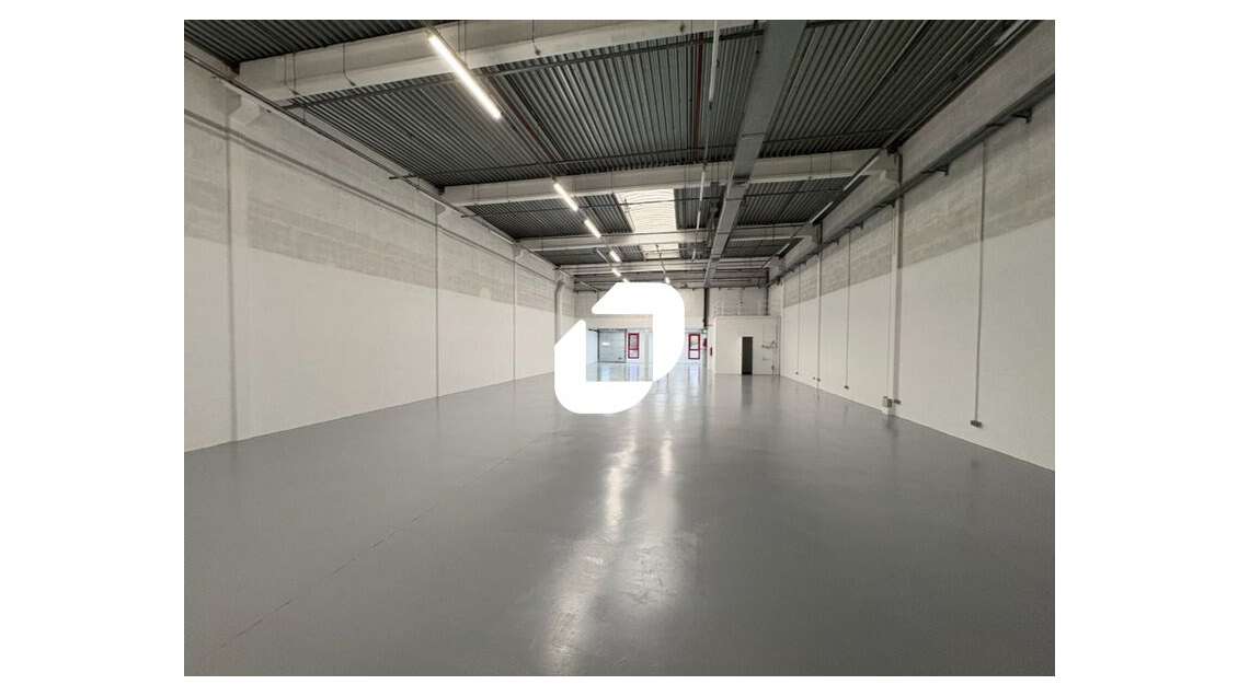 A louer Local d'activité 645m² Eragny