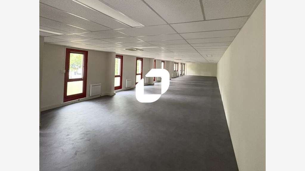 A louer Local d'activité 298m² Eragny