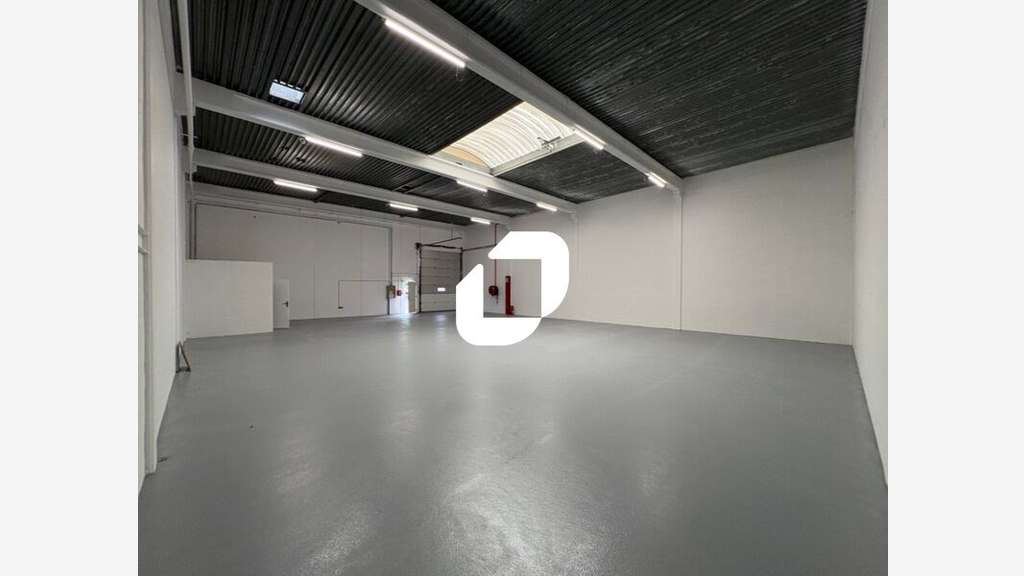 A louer Local d'activité 298m² Eragny