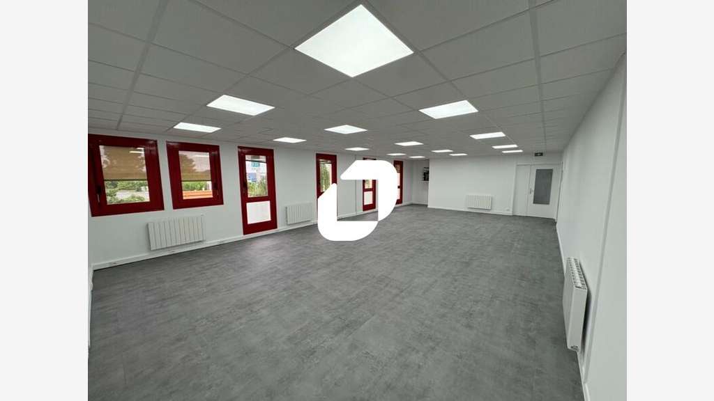 A louer Local d'activité 298m² Eragny