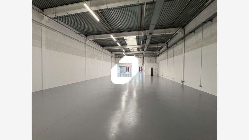 A louer Local d'activité 645m² Eragny