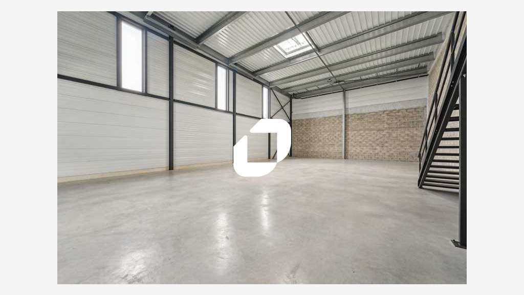 A louer Local d'activité 840m² Eragny
